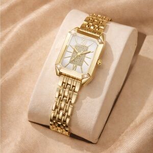 Classic Elegant Gold Crystal Watch